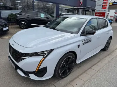 Gebraucht Peugeot 308 GT 114 kW (156 PS) 2024 Weiss/typ aussenverkleidung me Limousine