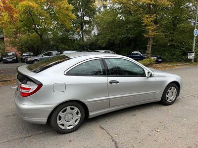Gebraucht Mercedes C180 129 PS (94 kW) 2001 Silber Coupé