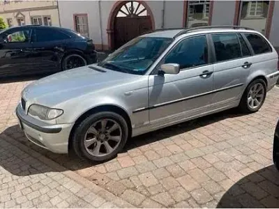 Gebraucht BMW 320 150 PS (110 kW) 2002 Silber Kombi