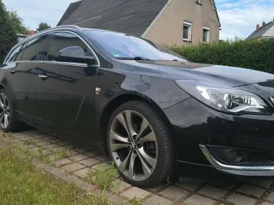 Gebraucht Opel Insignia 195 PS (143 kW) 2013 Schwarz Kombi