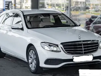 Gebraucht Mercedes E200 184 PS (135 kW) 2017 Weiß Kombi