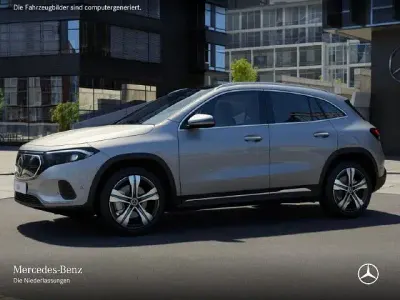 Gebraucht Mercedes EQA250 Progressive 139 kW (190 PS) 2023 Iridiumsilber SUV