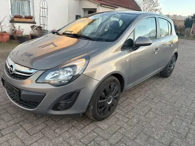 Używany Opel Corsa Energy 75 KM (55 kW) 2014 Brązowy Hatchback