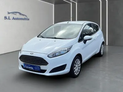 Używany Ford Fiesta Trend 60 KM (44 kW) 2014 Biały Hatchback