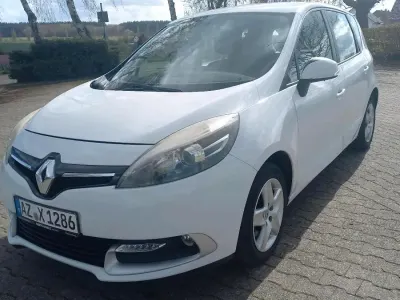 Gebraucht Renault Scénic 111 PS (81 kW) 2015 Weiß Van / Kleinbus