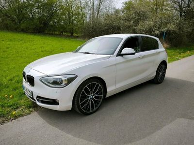 gebraucht BMW 116 d Sport Line - 8-fach bereift