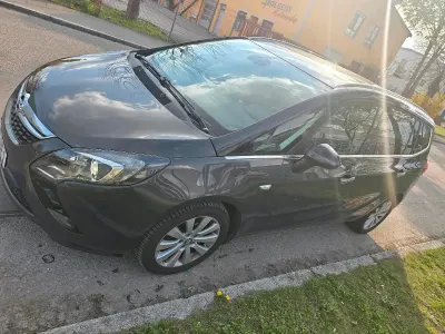 Gebraucht Opel Zafira Innovation 140 PS (102 kW) 2013 Grau Van / Kleinbus