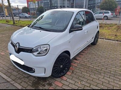 Second-hand Renault Twingo Urban Night 60 kW (82 CP) 2022 Alb Hatchback