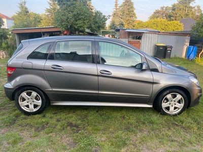 Mercedes B200