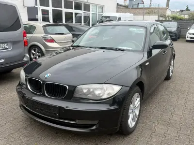 Gebraucht BMW 116 122 PS (89 kW) 2010 Schwarz Kleinwagen