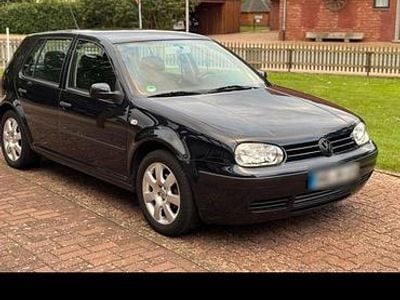 Blau Gebraucht 2002 VW Golf Limousine | 1.000 € (Guter Preis)
