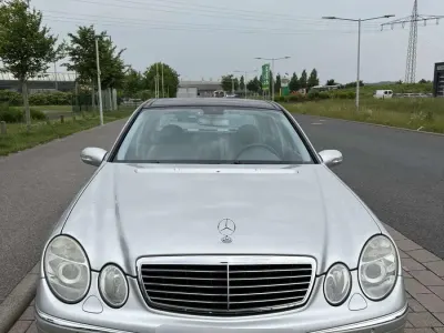 Gebraucht Mercedes E200 Avantgarde 163 PS (119 kW) 2004 Silber Limousine
