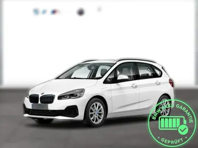 Używany BMW 225 Active Tourer iPerformance 224 KM (164 kW) 2019 Biały Minivan