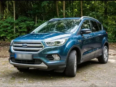 Gebraucht Ford Kuga Cool & Connect 150 PS (110 kW) 2019 Blau SUV