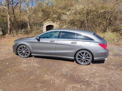 Gebraucht Mercedes CLA200 Shooting Brake 156 PS (114 kW) 2015 Grau Kombi