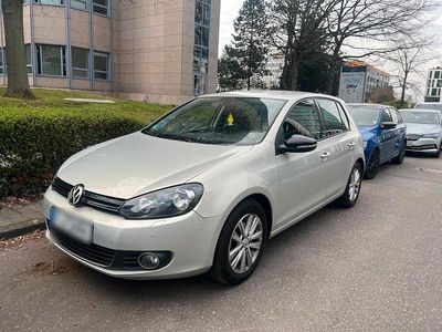 Gebraucht VW Golf Style 105 PS (77 kW) 2011 Silber Coupé