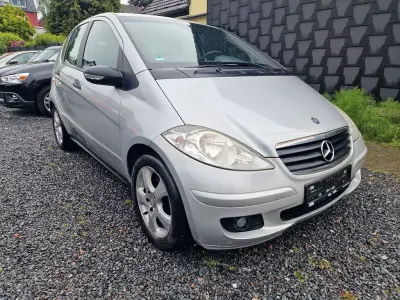 Używany Mercedes A180 109 KM (80 kW) 2007 Srebrny Sedan/Limuzyna