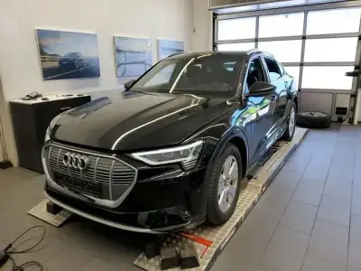 Gebraucht Audi e-tron S-Line 230 kW (313 PS) 2022 Schwarz SUV