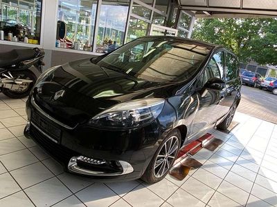 Sternenschwarz Gebraucht 2012 Renault Scénic III Bose Edition Van / Kleinbus | 6.850 € (Teuer)