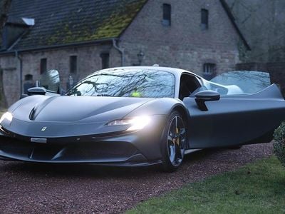 Gebraucht Ferrari SF90 1000 PS (735 kW) 2021 Grau Coupé