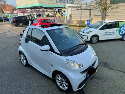 Gebraucht Smart ForTwo Cabrio 71 PS (52 kW) 2013 Weiß Cabrio