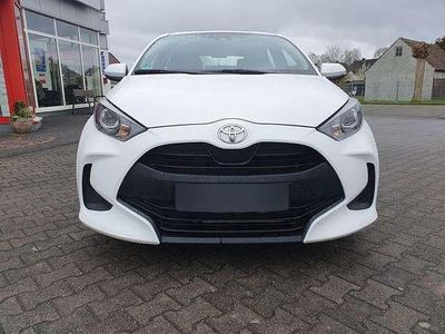 Gebraucht Toyota Yaris Comfort 72 PS (52 kW) 2023 Weiß Kleinwagen