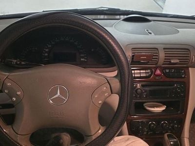 Rot Gebraucht 2002 Mercedes C180 Elegance Limousine | 1.800 € (Superpreis)