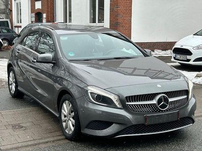 Gebraucht Mercedes A180 109 PS (80 kW) 2013 Grau Limousine