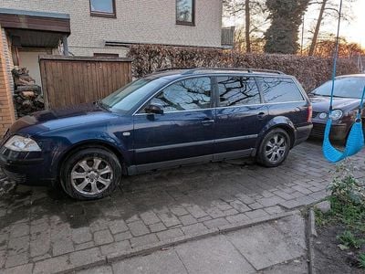 Gebraucht VW Passat 105 PS (77 kW) 2001 Blau Kombi