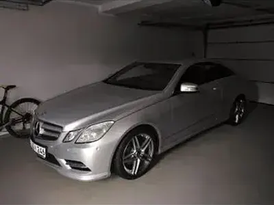 Gebraucht Mercedes E220 AMG 170 PS (125 kW) 2012 Silber Coupé