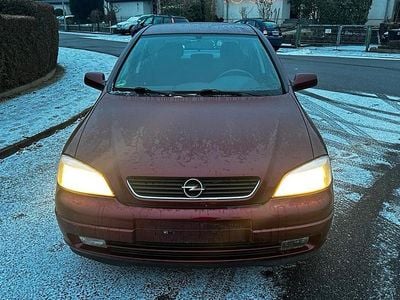 Rot Gebraucht 1998 Opel Astra Limousine | 2.999 € (Teuer)