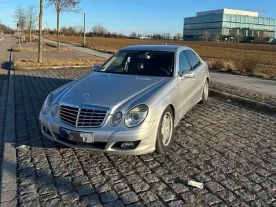 Gebraucht Mercedes E280 190 PS (139 kW) 2007 Silber Kleinwagen