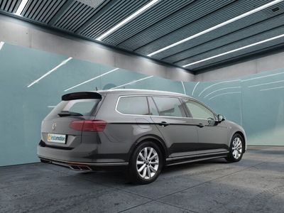 Grau Gebraucht 2023 VW Passat Elegance Kombi | 40.750 €