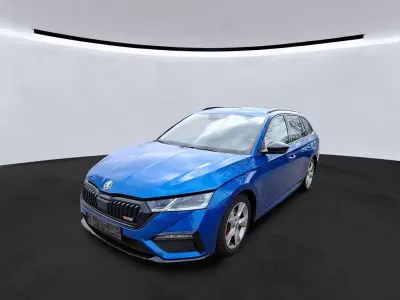 Używany Skoda Octavia RS 200 KM (147 kW) 2023 Niebieski Sedan/Limuzyna