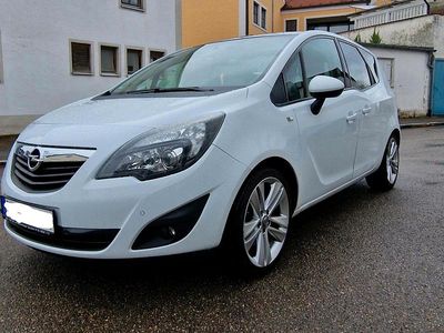Gebraucht Opel Meriva Design Edition 140 PS (102 kW) 2011 Weiß Van / Kleinbus