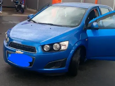 Gebraucht Chevrolet Aveo 65 PS (47 kW) 2011 Grün Kleinwagen