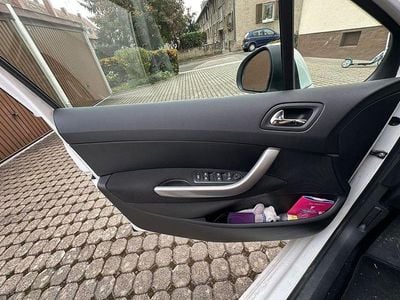 Gebraucht Peugeot 308 SW Access 120 PS (88 kW) 2012 Weiß Kombi