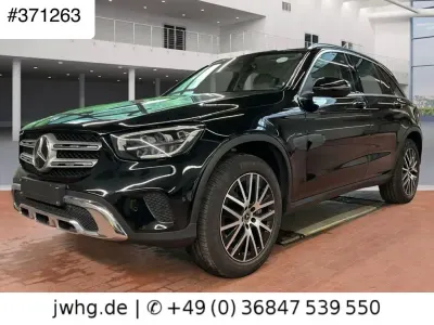 Gebraucht Mercedes GLC300e 320 PS (235 kW) 2021 Schwarz  unilack SUV