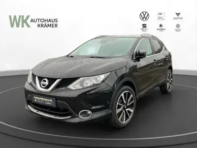 Gebraucht Nissan Qashqai Tekna 163 PS (119 kW) 2015 Schwarz SUV