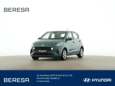 Gebraucht Hyundai i10 Trend 67 PS (49 kW) 2023 Grün Kleinwagen