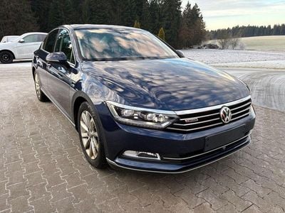 Gebraucht VW Passat Highline 190 PS (139 kW) 2015 Blau Limousine