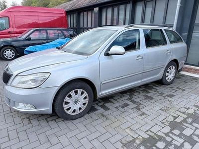 Usado Skoda Octavia Ambiente 105 HP (77 kW) 2009 Prateado Carrinha