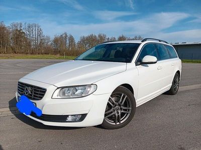 gebraucht Volvo V70 KOMBI D2 *AUTOMATIK* *AHK* *TÜV* VIELE EXTRAS!