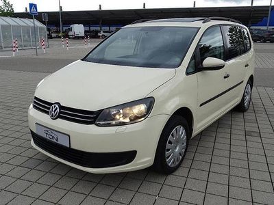 Gebraucht VW Touran Trendline 150 PS (110 kW) 2015 Beige Van / Kleinbus