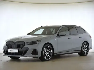 Gebraucht BMW 520 M Sport 197 PS (144 kW) 2025 Brooklyn grau metallic Kombi