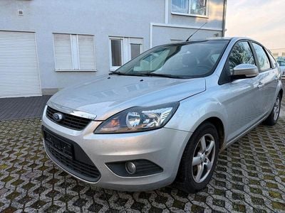 Gebraucht Ford Focus 100 PS (73 kW) 2009 Silber Limousine