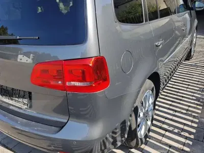 Gebraucht VW Touran 140 PS (102 kW) 2013 Grau Van / Kleinbus