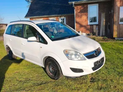 Brugt Opel Zafira Family 115 HK (84 kW) 2009 Hvid MPV