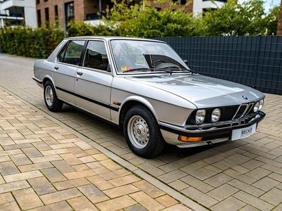 Gebraucht BMW 520 125 PS (91 kW) 1982 Silber Limousine