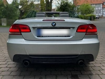 Silber Gebraucht 2007 BMW 335 Cabriolet Basis Cabrio | 14.000 €
